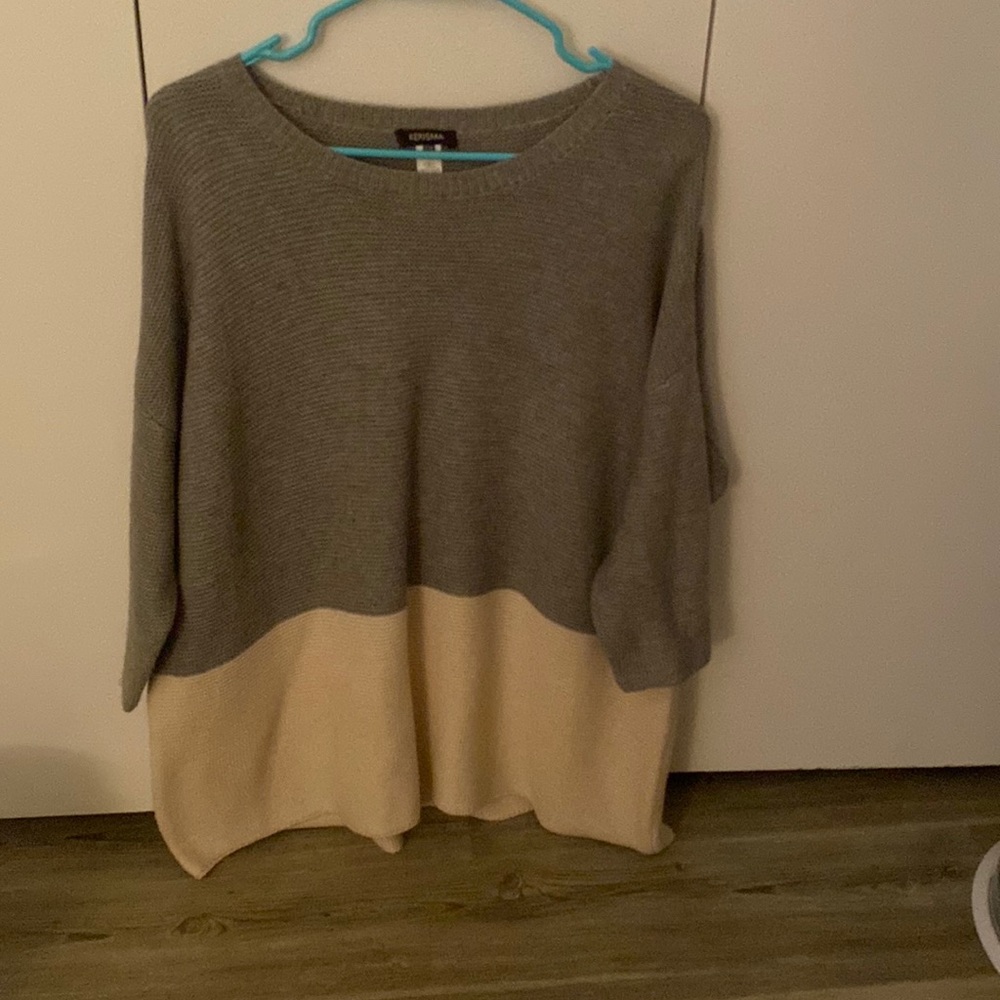 Gray / cream sweater - S/M